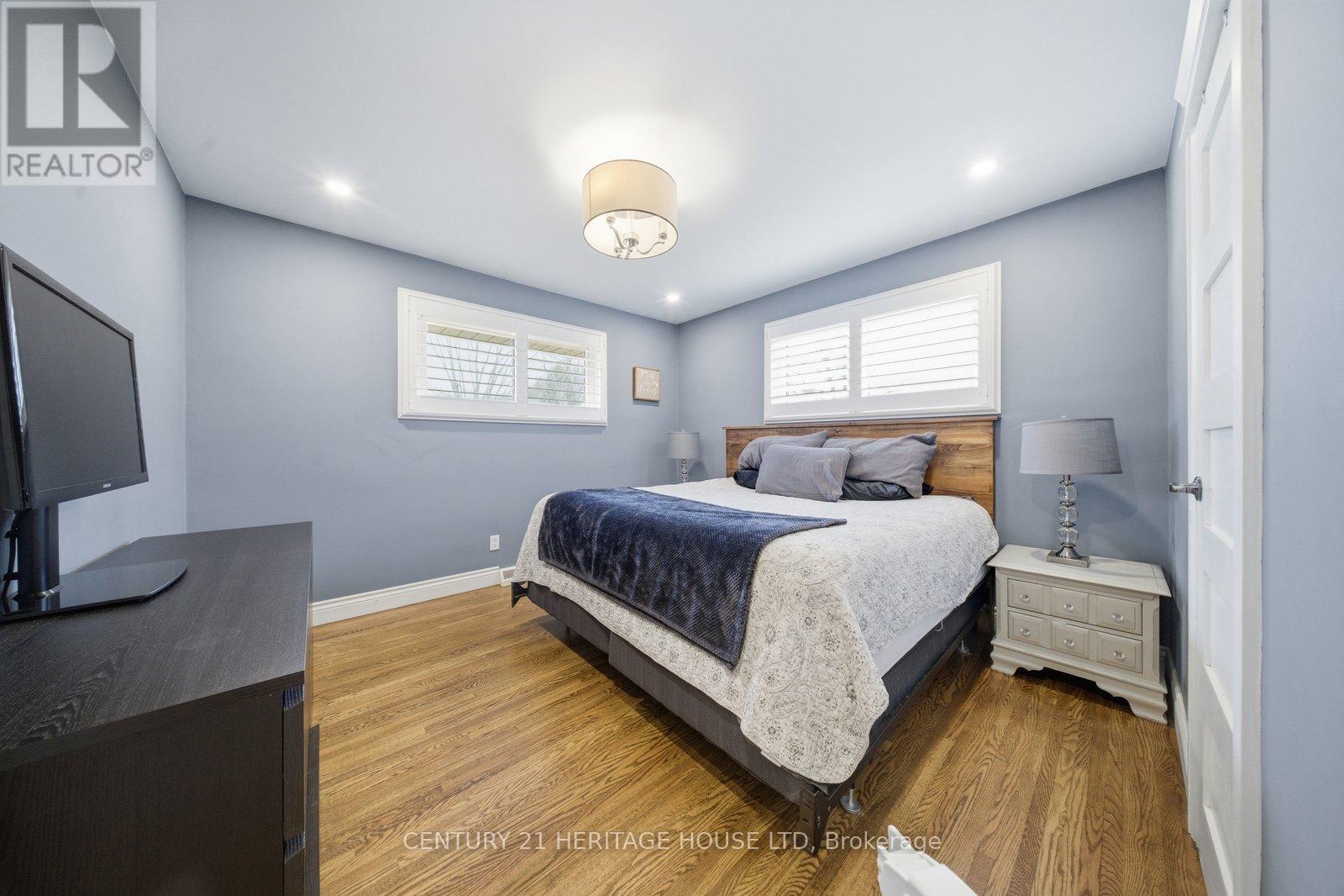 12 Stewart Drive, Brant, Ontario  N0E 1A0 - Photo 17 - X12949146