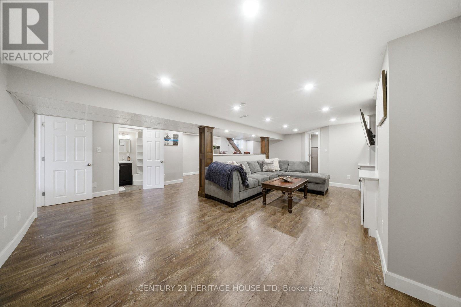 12 Stewart Drive, Brant, Ontario  N0E 1A0 - Photo 24 - X12949146