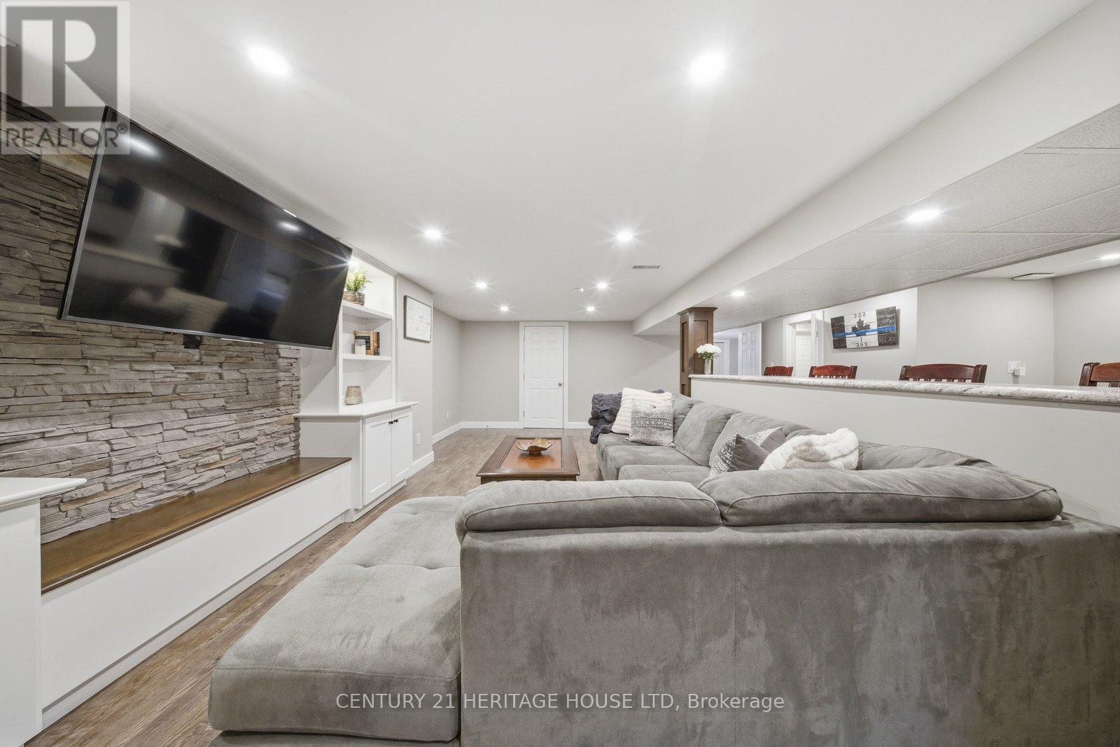 12 Stewart Drive, Brant, Ontario  N0E 1A0 - Photo 25 - X12949146