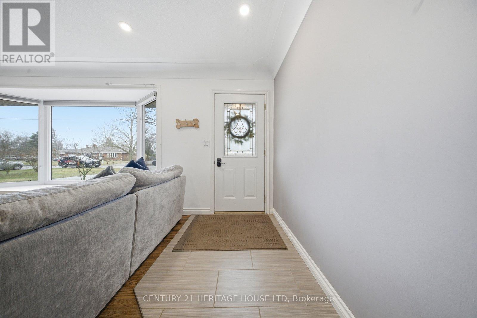 12 Stewart Drive, Brant, Ontario  N0E 1A0 - Photo 3 - X12949146