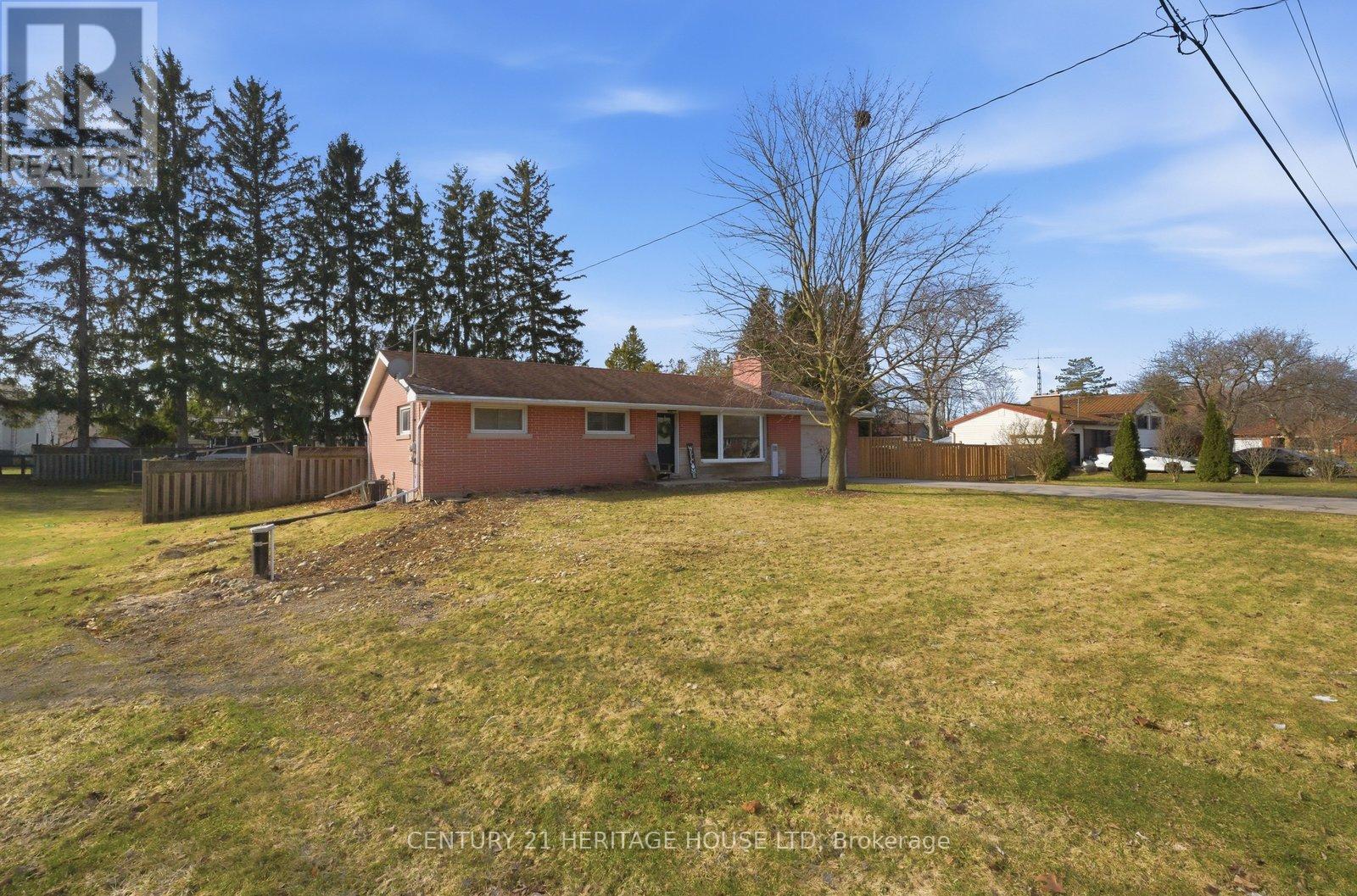 12 Stewart Drive, Brant, Ontario  N0E 1A0 - Photo 43 - X12949146