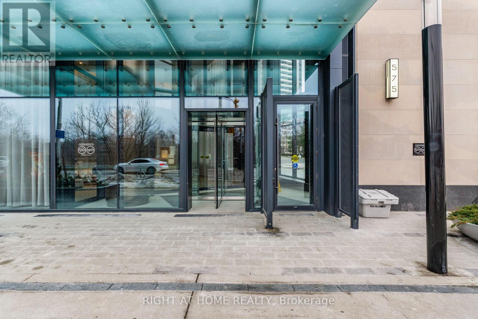 508 - 575 Bloor Street E, Toronto, Ontario  M4W 0B2 - Photo 4 - C12948604