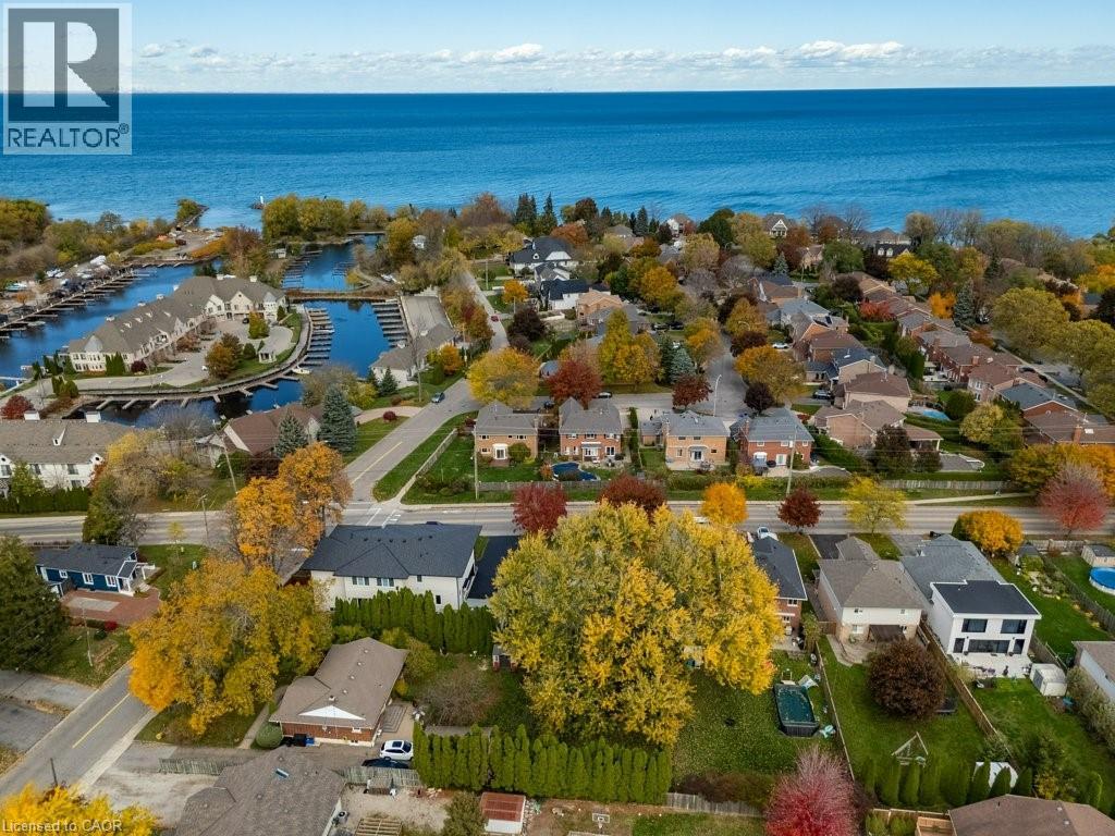 24 Lake Street, Grimsby, Ontario  L3M 2G7 - Photo 4 - 40780905