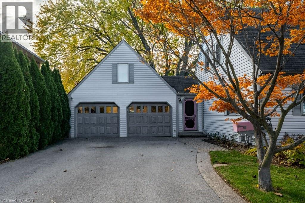 24 Lake Street, Grimsby, Ontario  L3M 2G7 - Photo 3 - 40780905