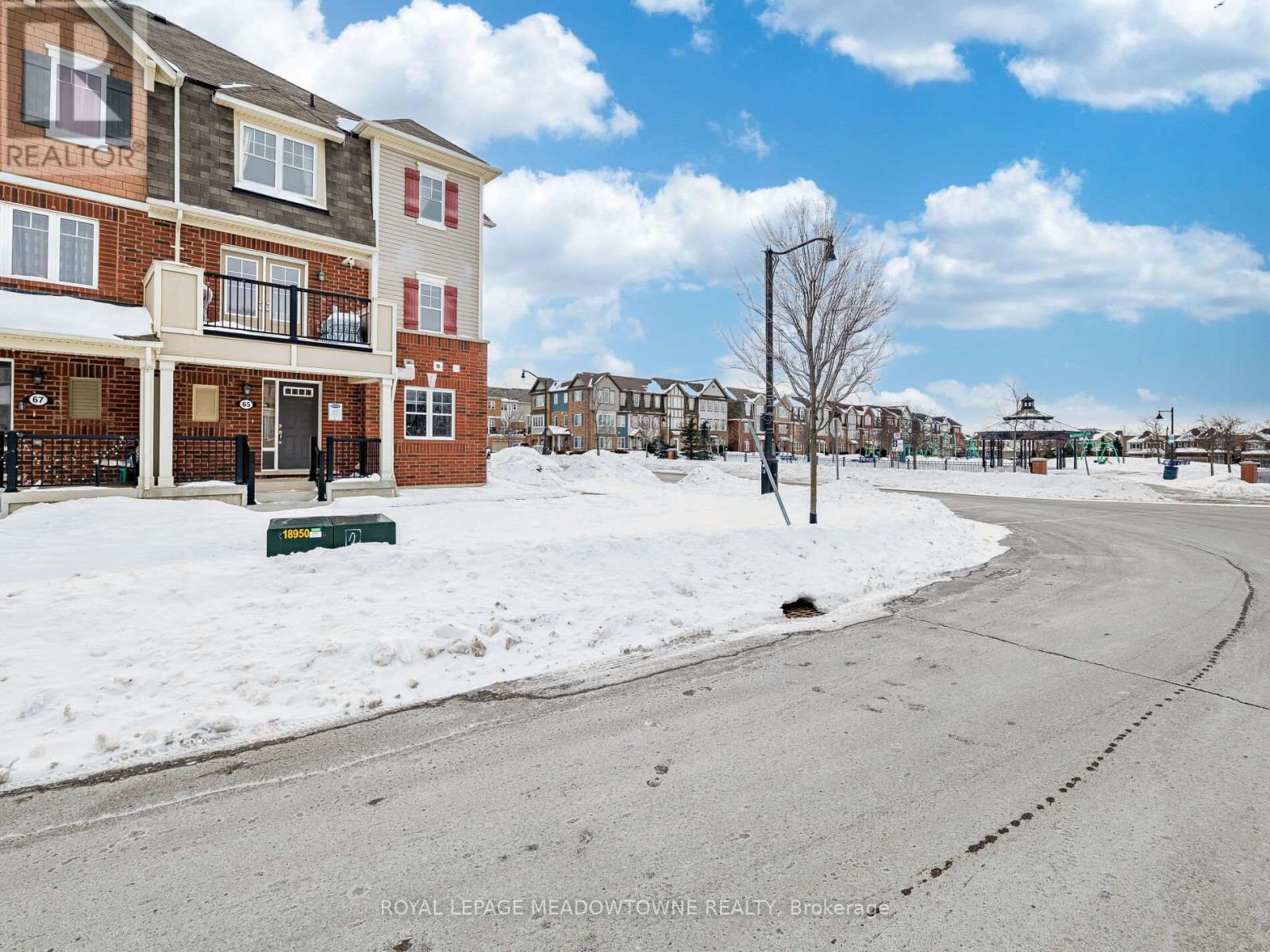 65 Aylesbury Drive, Brampton, Ontario  L7A 0V8 - Photo 8 - W12908920