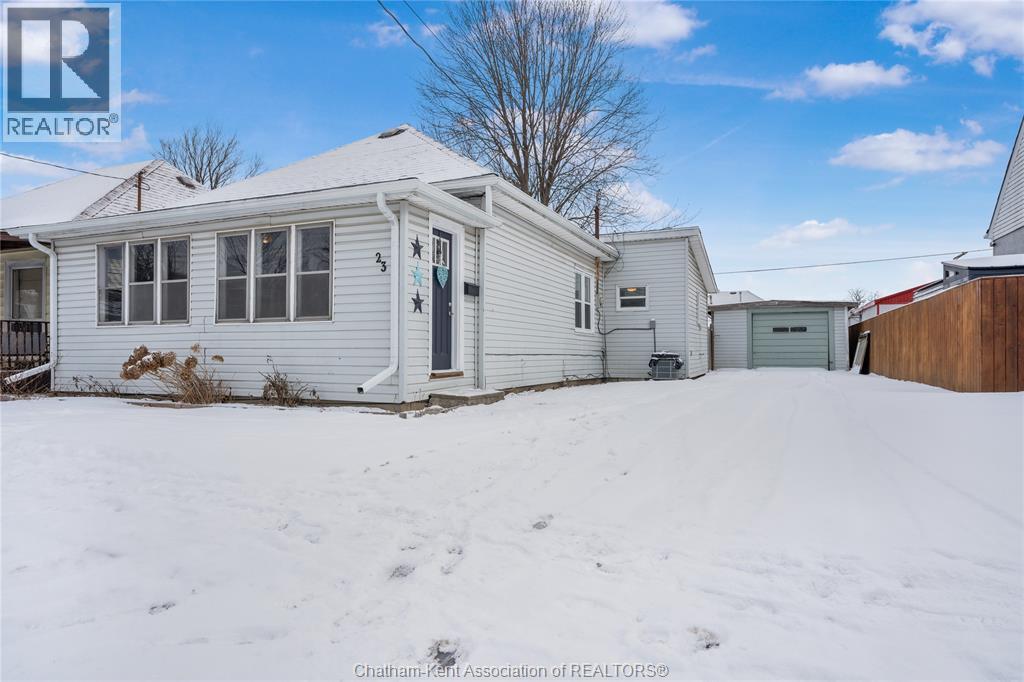 MLS# 26006709: 23 DEGGE STREET, Chatham, Canada
