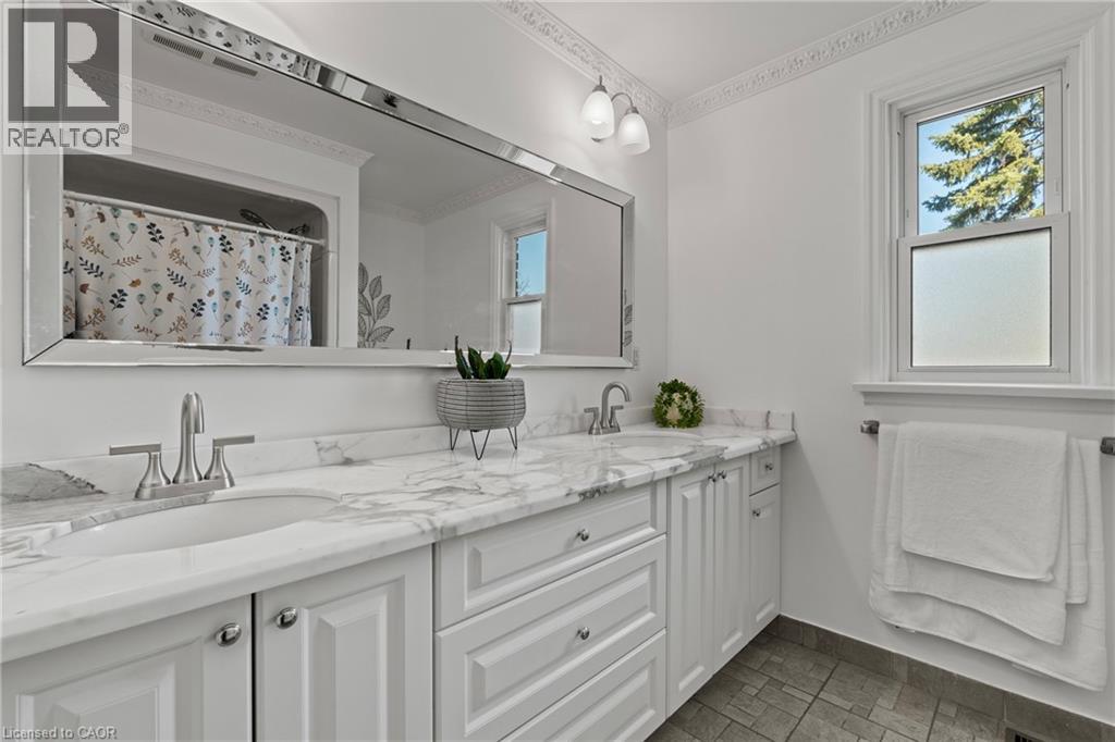 27 Cline Mountain Road S, Grimsby, Ontario  L3M 4B4 - Photo 14 - 40816028