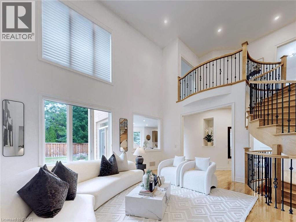 2238 LYNDHURST Drive, Oakville, Ontario
