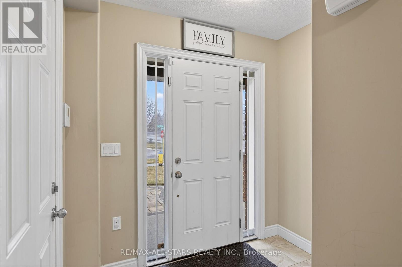 2 Lisbeth Crescent, Kawartha Lakes, Ontario  K9V 0C9 - Photo 4 - X12949252