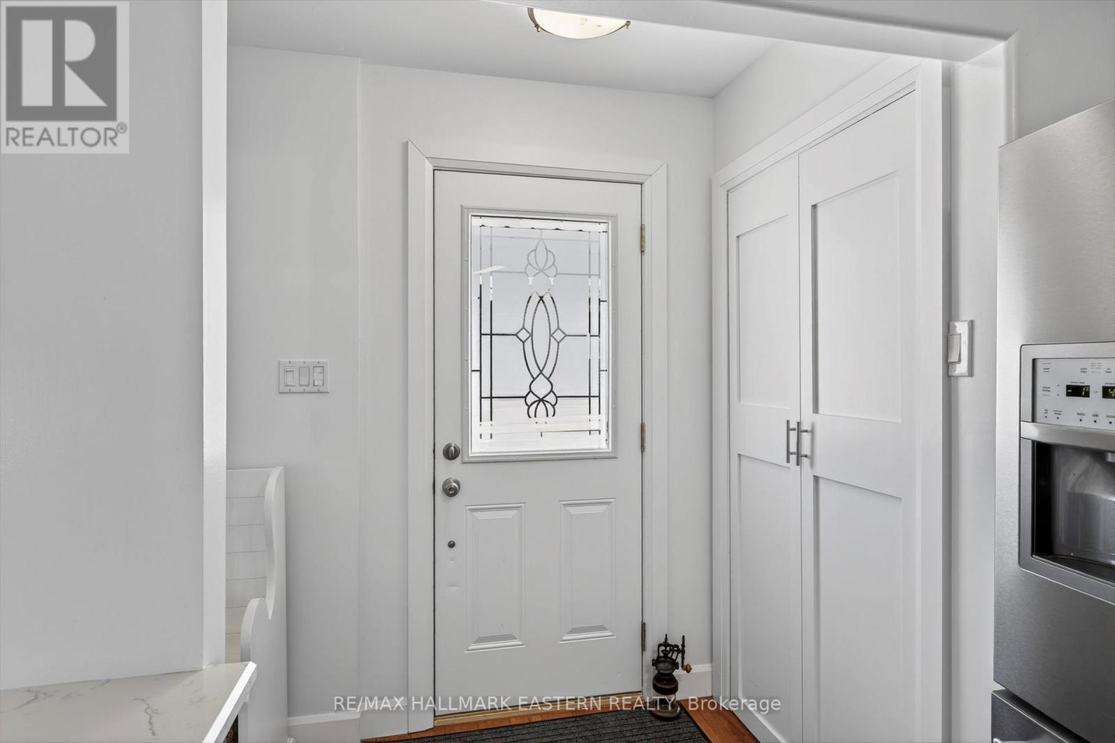 17 Margaret Avenue, Kawartha Lakes, Ontario  K9V 4E4 - Photo 4 - X12949382