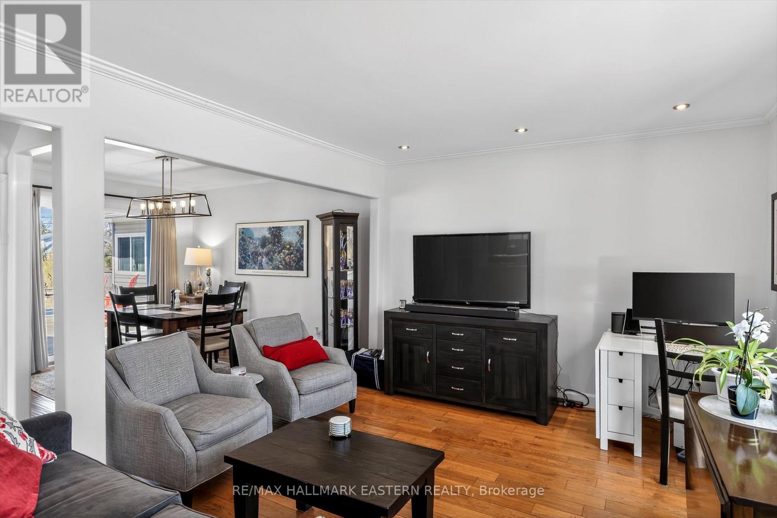 17 Margaret Avenue, Kawartha Lakes, Ontario  K9V 4E4 - Photo 6 - X12949382