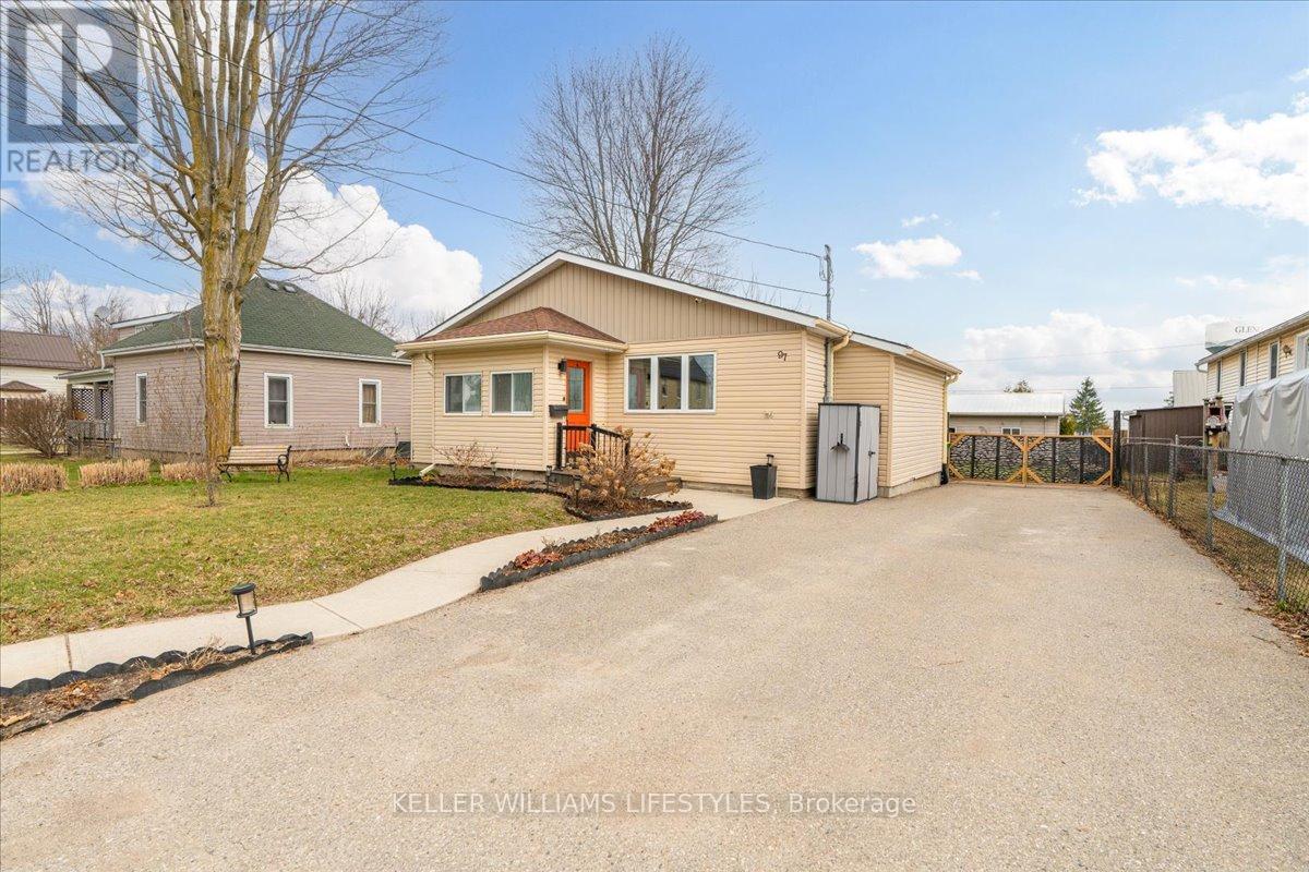 97 Main Street, Southwest Middlesex, Ontario  N0L 1M0 - Photo 2 - X12949192