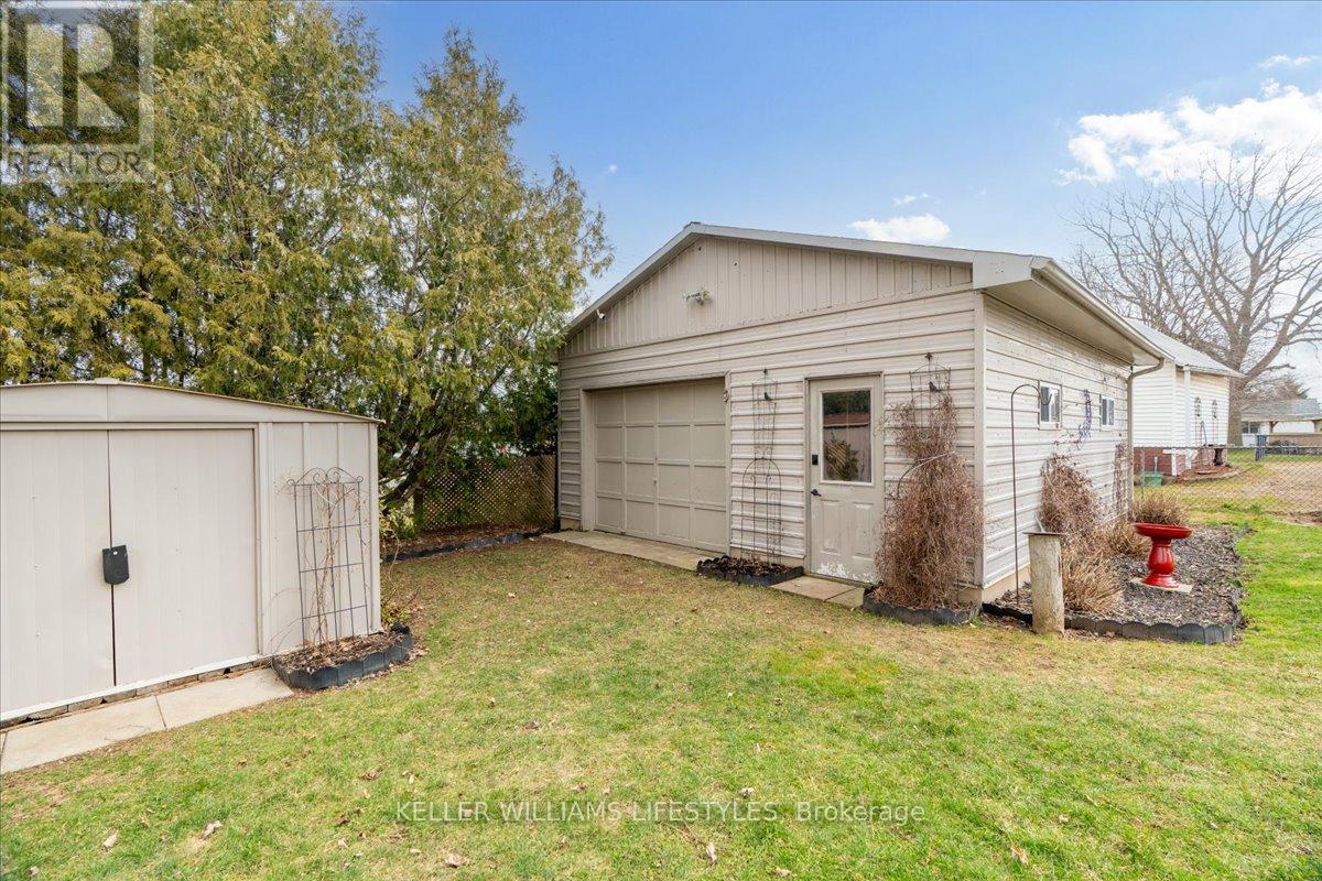 97 Main Street, Southwest Middlesex, Ontario  N0L 1M0 - Photo 33 - X12949192