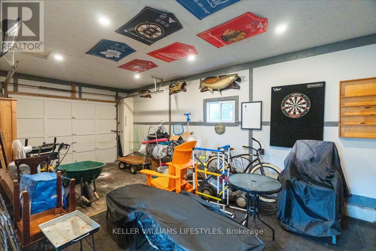 97 Main Street, Southwest Middlesex, Ontario  N0L 1M0 - Photo 35 - X12949192