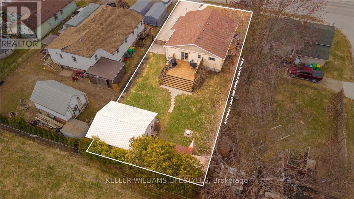 97 Main Street, Southwest Middlesex, Ontario  N0L 1M0 - Photo 40 - X12949192