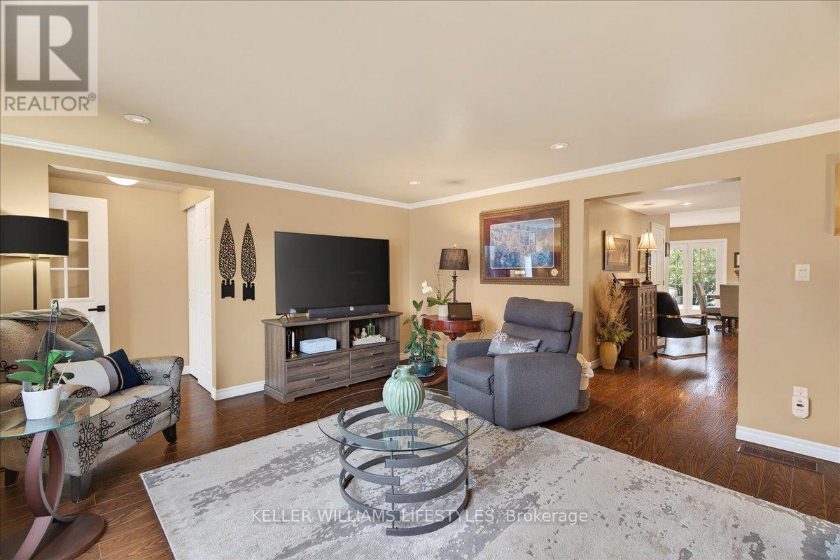 97 Main Street, Southwest Middlesex, Ontario  N0L 1M0 - Photo 8 - X12949192