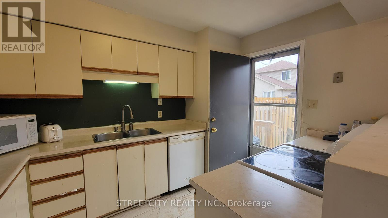 17 - 1138 Kipps Lane, London East (East A), Ontario  N5Y 5K6 - Photo 9 - X12949354