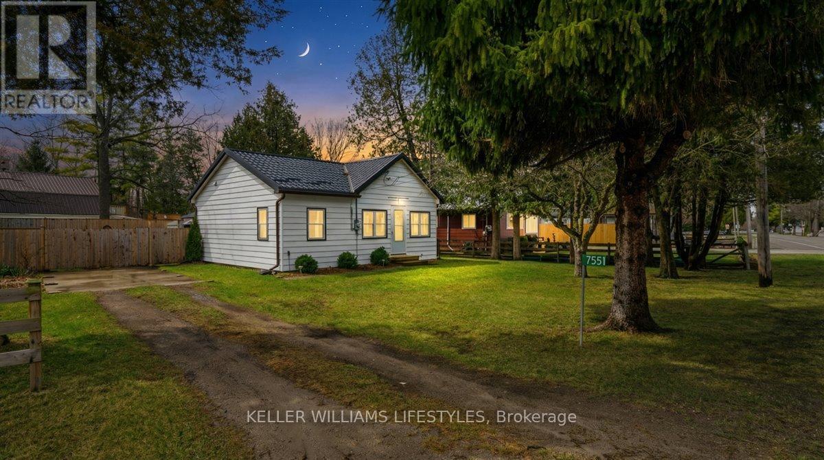 7551 Riverside Drive, Lambton Shores, Ontario  N0M 2L0 - Photo 1 - X12949364