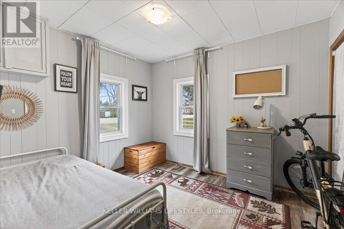 7551 Riverside Drive, Lambton Shores, Ontario  N0M 2L0 - Photo 10 - X12949364