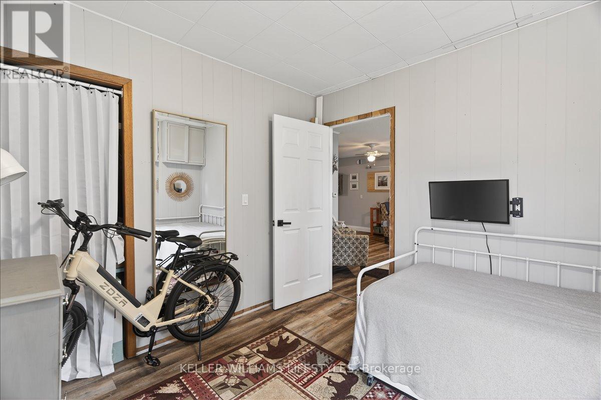 7551 Riverside Drive, Lambton Shores, Ontario  N0M 2L0 - Photo 11 - X12949364