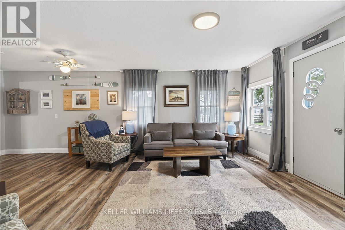 7551 Riverside Drive, Lambton Shores, Ontario  N0M 2L0 - Photo 12 - X12949364