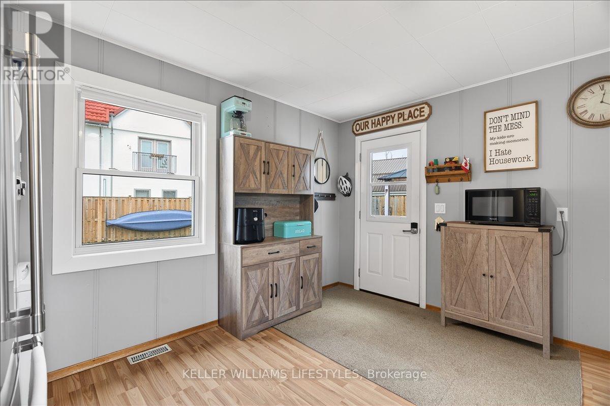 7551 Riverside Drive, Lambton Shores, Ontario  N0M 2L0 - Photo 19 - X12949364