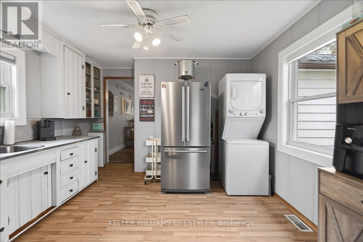 7551 Riverside Drive, Lambton Shores, Ontario  N0M 2L0 - Photo 20 - X12949364