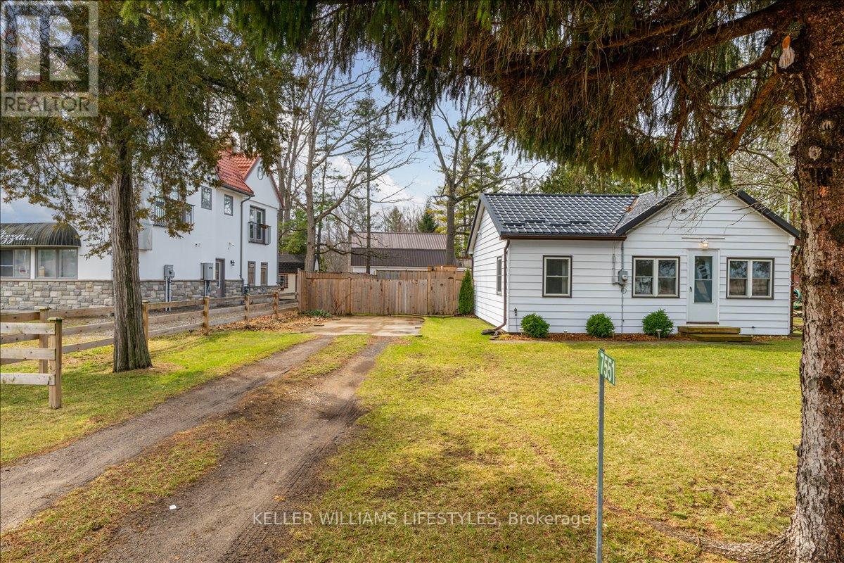 7551 Riverside Drive, Lambton Shores, Ontario  N0M 2L0 - Photo 3 - X12949364