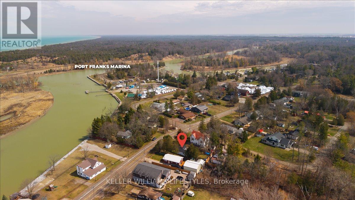 7551 Riverside Drive, Lambton Shores, Ontario  N0M 2L0 - Photo 32 - X12949364