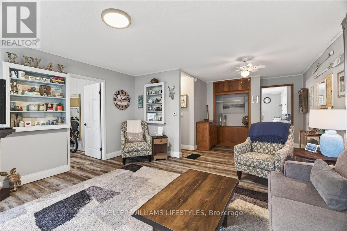 7551 Riverside Drive, Lambton Shores, Ontario  N0M 2L0 - Photo 9 - X12949364