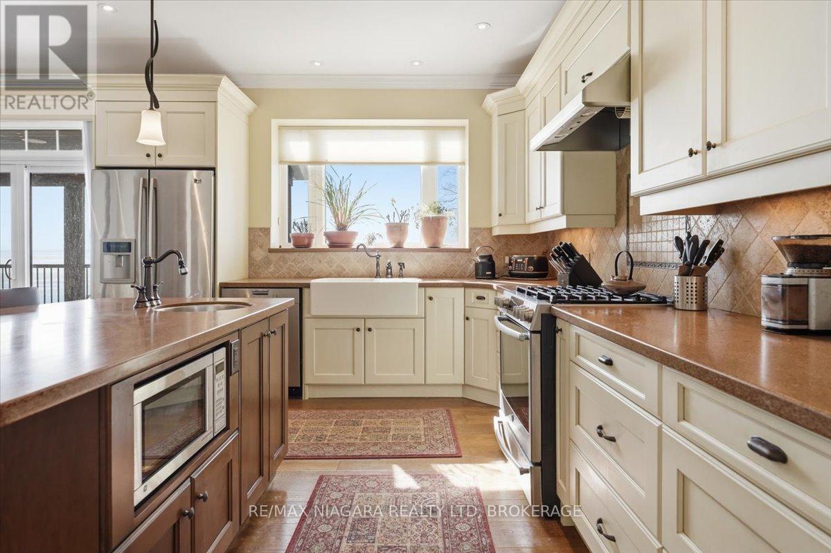 3585 Yacht Harbour Road, Fort Erie, Ontario  L0S 1N0 - Photo 19 - X12949060