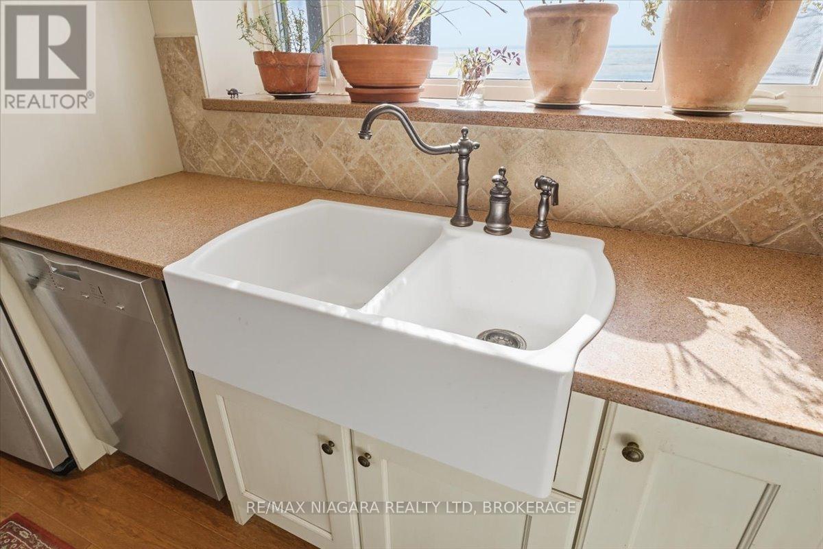 3585 Yacht Harbour Road, Fort Erie, Ontario  L0S 1N0 - Photo 21 - X12949060