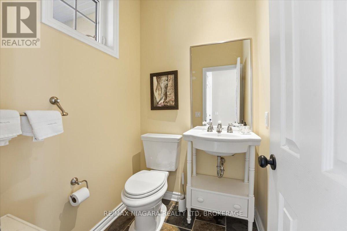 3585 Yacht Harbour Road, Fort Erie, Ontario  L0S 1N0 - Photo 26 - X12949060