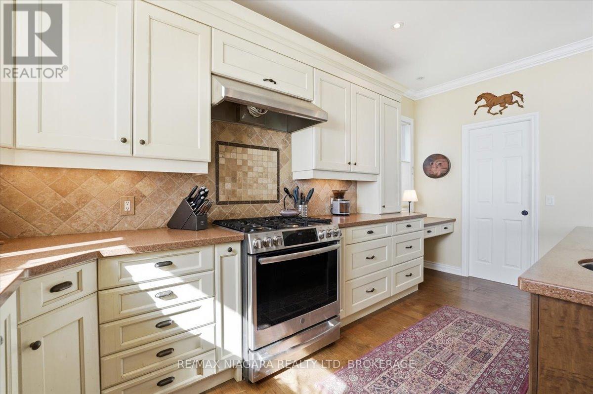 3585 Yacht Harbour Road, Fort Erie, Ontario  L0S 1N0 - Photo 22 - X12949060