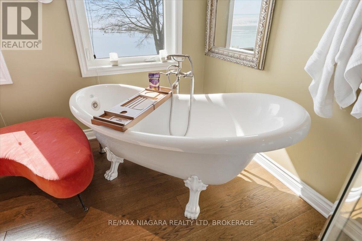 3585 Yacht Harbour Road, Fort Erie, Ontario  L0S 1N0 - Photo 32 - X12949060