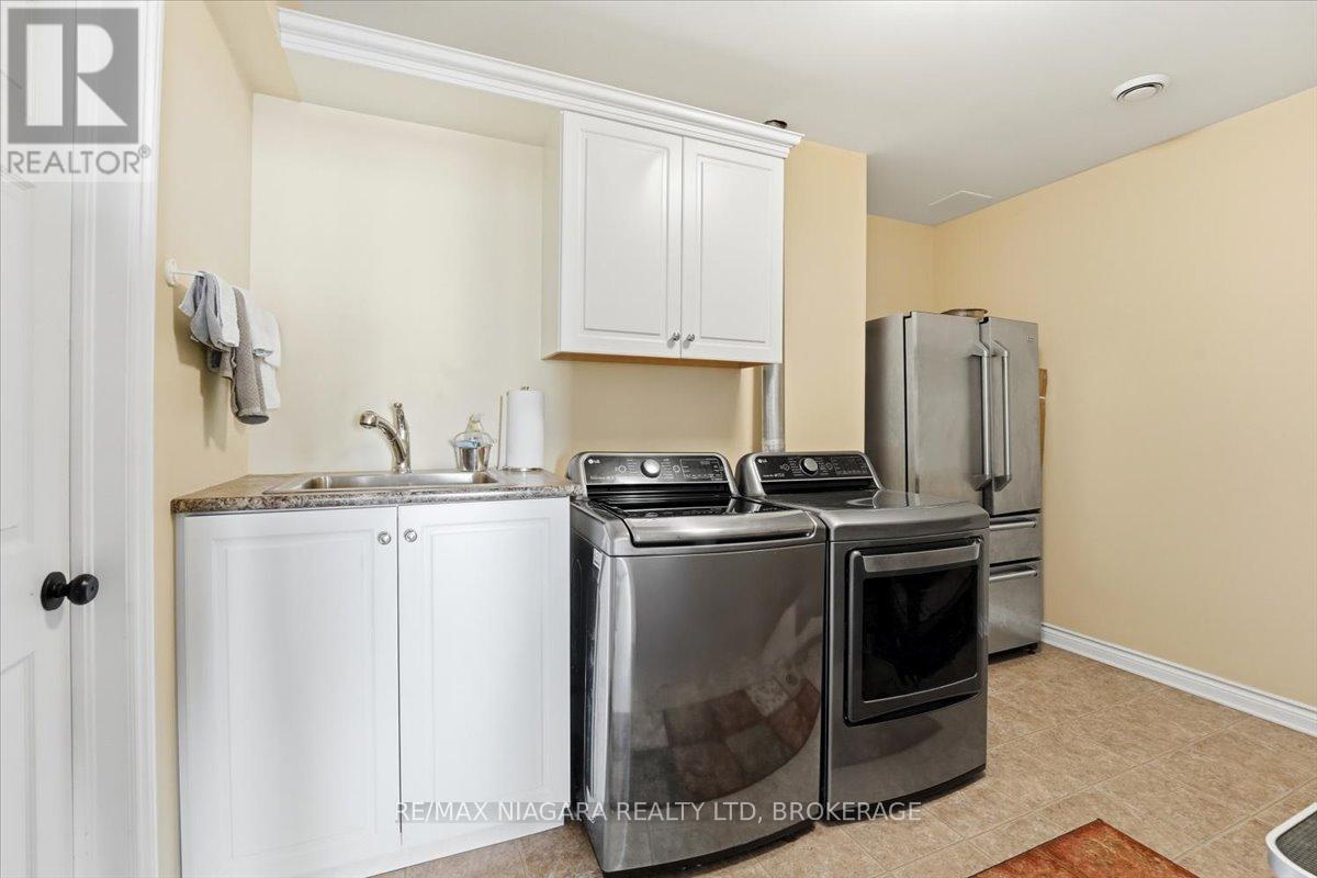 3585 Yacht Harbour Road, Fort Erie, Ontario  L0S 1N0 - Photo 38 - X12949060