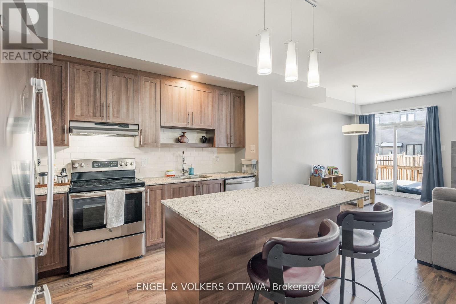 284 Munro Street, Carleton Place, Ontario  K7C 0P2 - Photo 5 - X12949286