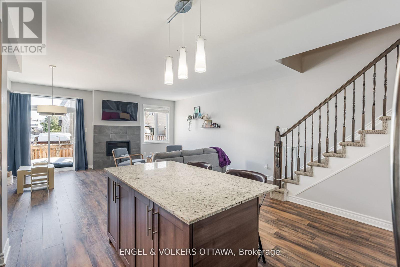 284 Munro Street, Carleton Place, Ontario  K7C 0P2 - Photo 7 - X12949286