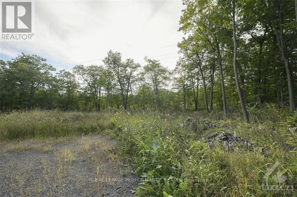 1310 Cumberland Ridge Drive, Ottawa, Ontario  K4C 1E1 - Photo 4 - X12949310