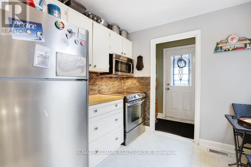 324 Blake Boulevard, Ottawa, Ontario  K1L 6L5 - Photo 12 - X12949372
