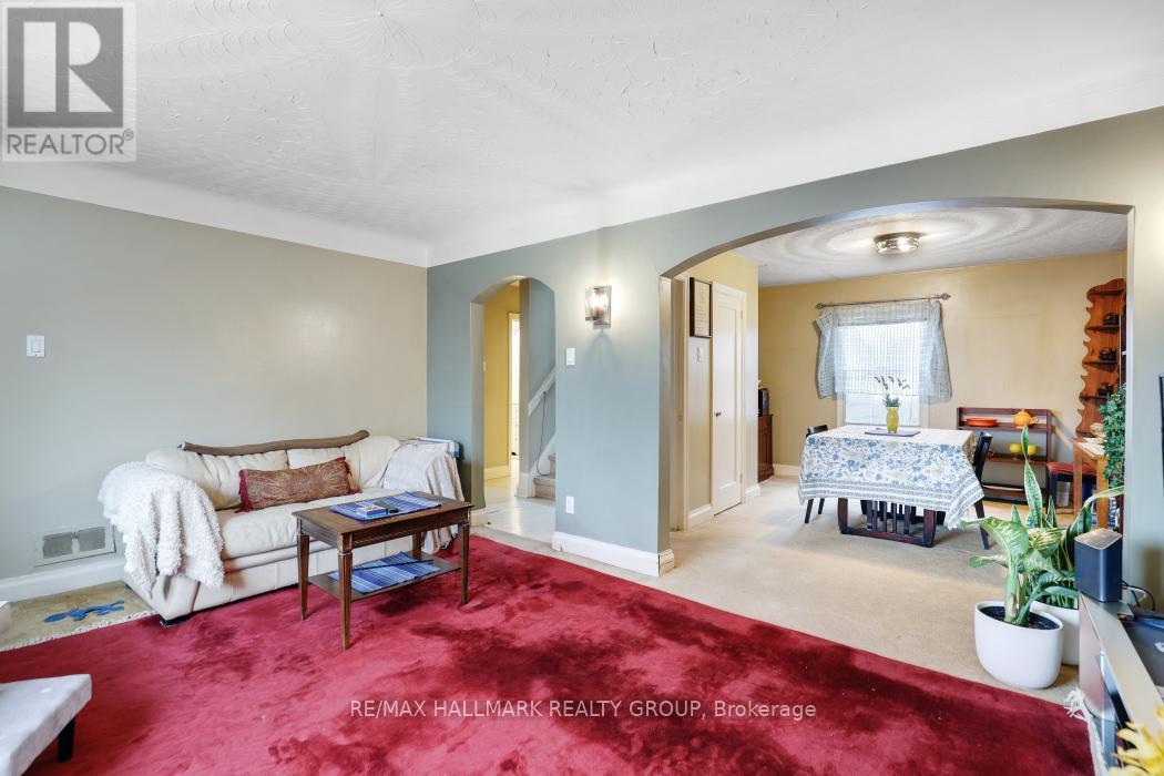 324 Blake Boulevard, Ottawa, Ontario  K1L 6L5 - Photo 3 - X12949372