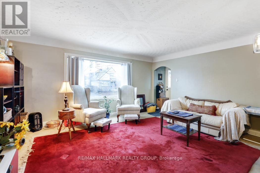 324 Blake Boulevard, Ottawa, Ontario  K1L 6L5 - Photo 4 - X12949372