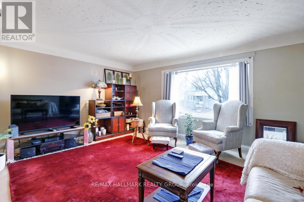 324 Blake Boulevard, Ottawa, Ontario  K1L 6L5 - Photo 5 - X12949372