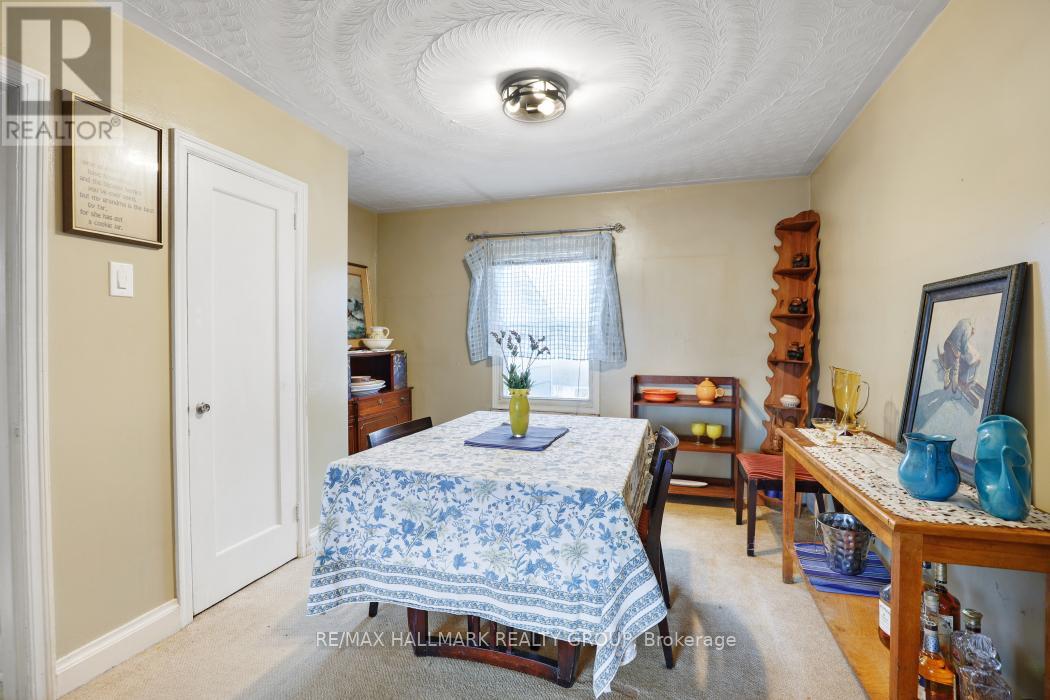 324 Blake Boulevard, Ottawa, Ontario  K1L 6L5 - Photo 6 - X12949372