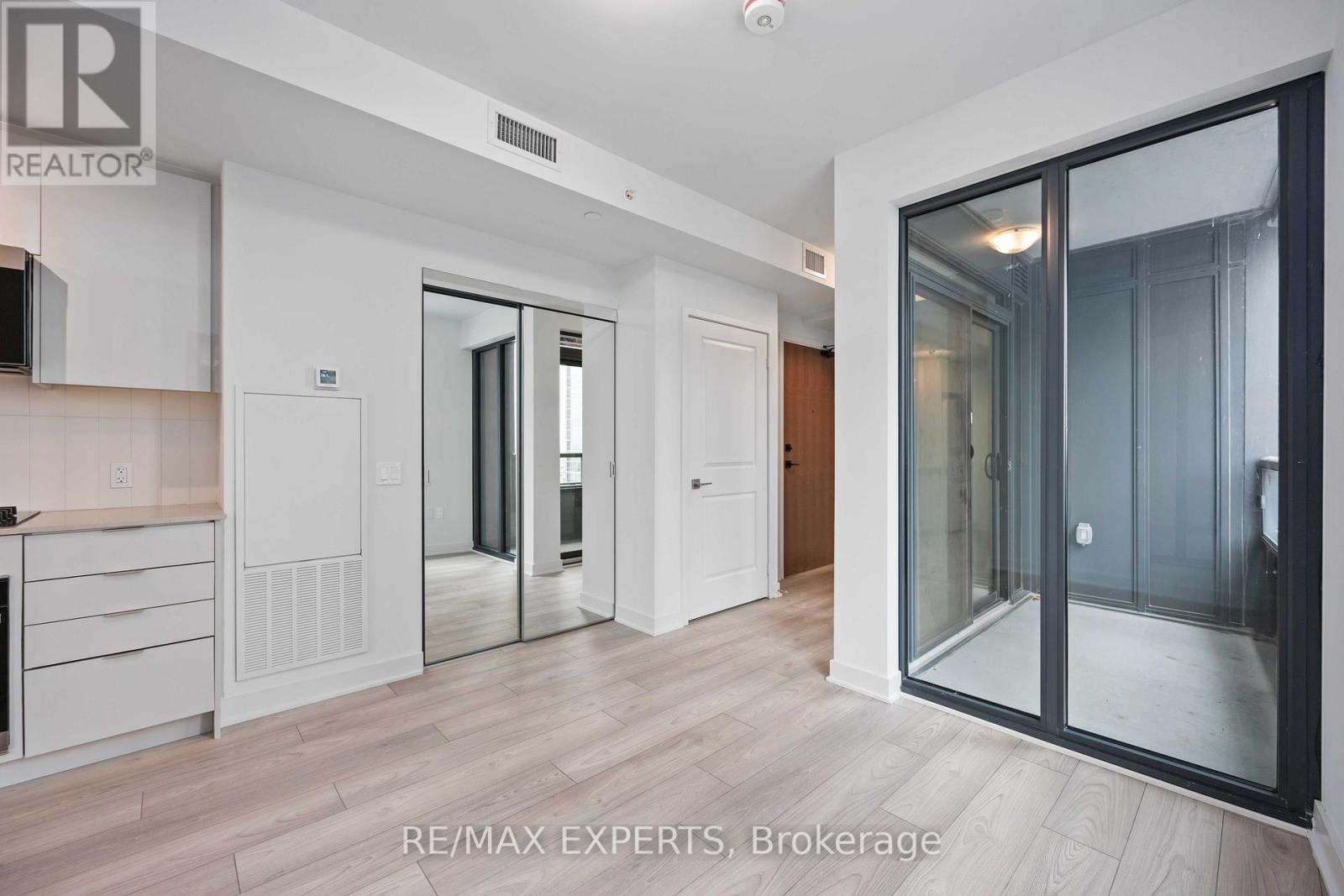 1107 - 2920 Highway 7 Road, Vaughan, Ontario  L4K 0P4 - Photo 10 - N12896978