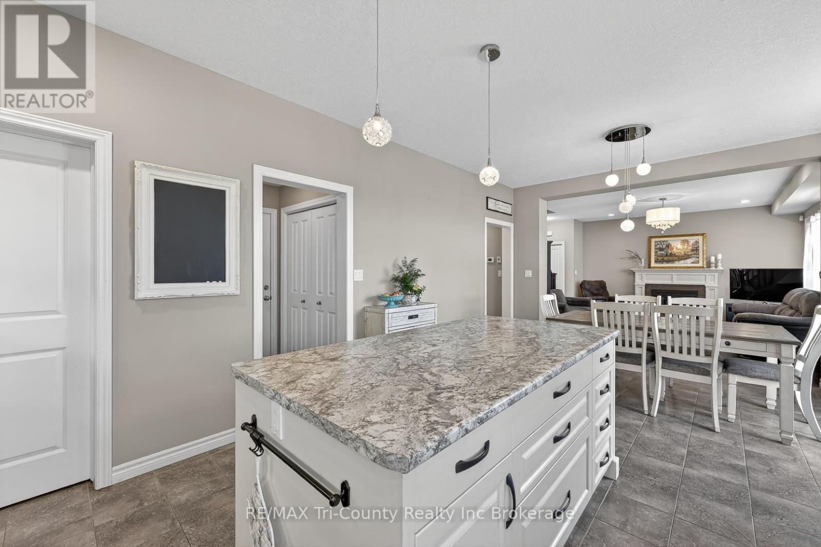 68 Colin Avenue, Tillsonburg, Ontario  N4G 0E5 - Photo 5 - X12949306