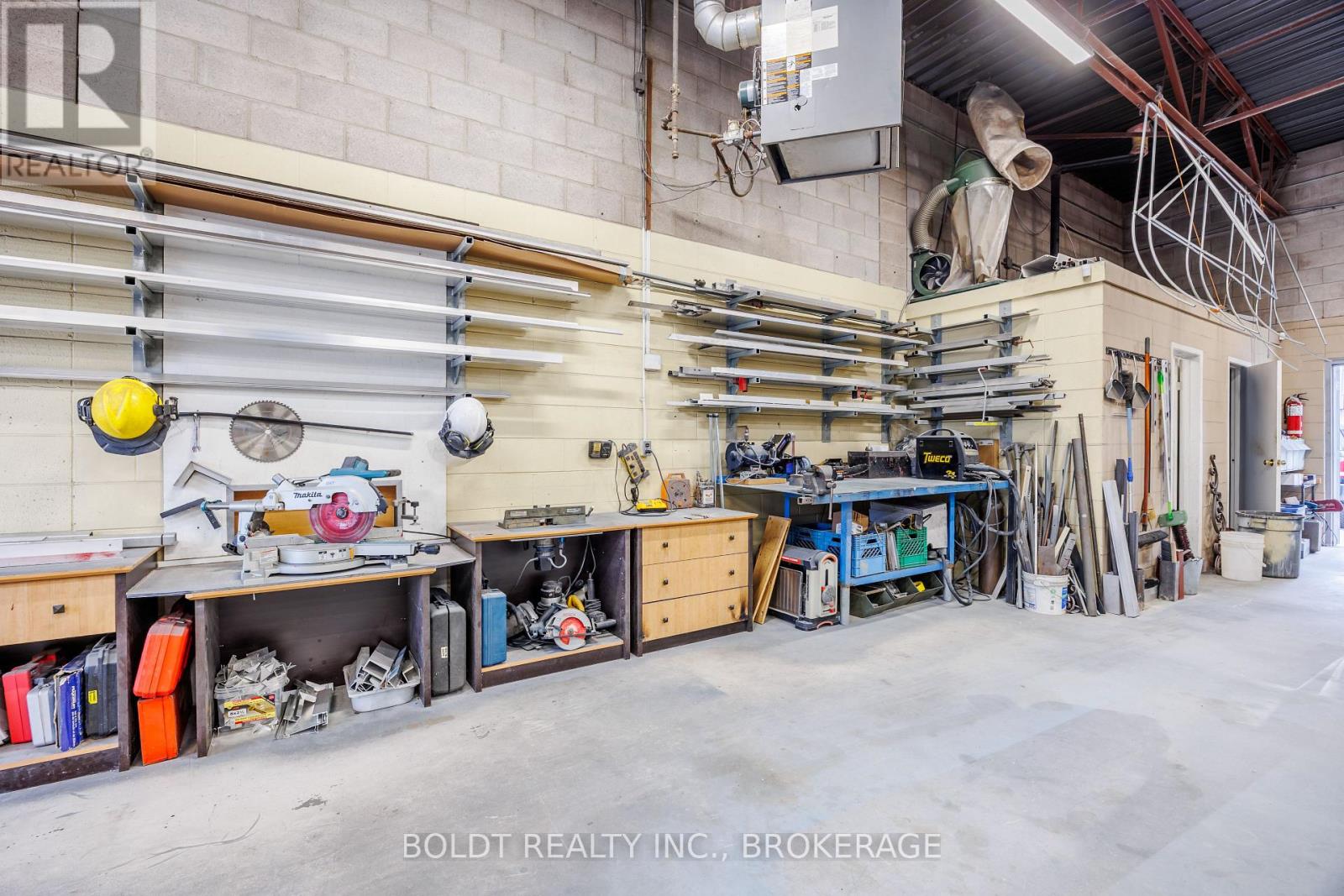 52 Scott Street W, St. Catharines, Ontario  L2R 1E1 - Photo 12 - X12949224