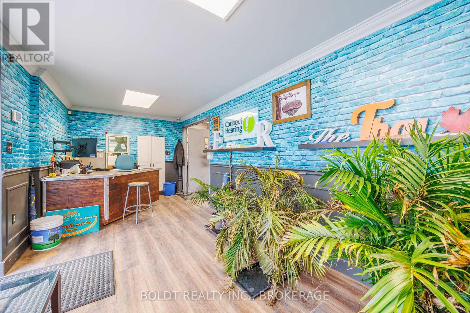 52 Scott Street W, St. Catharines, Ontario  L2R 1E1 - Photo 6 - X12949224