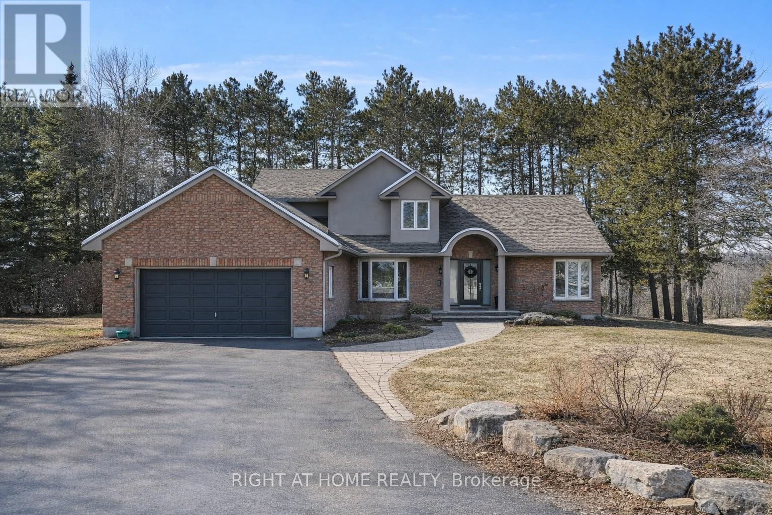 114 DAVID KENNEDY DRIVE, Ottawa, Ontario