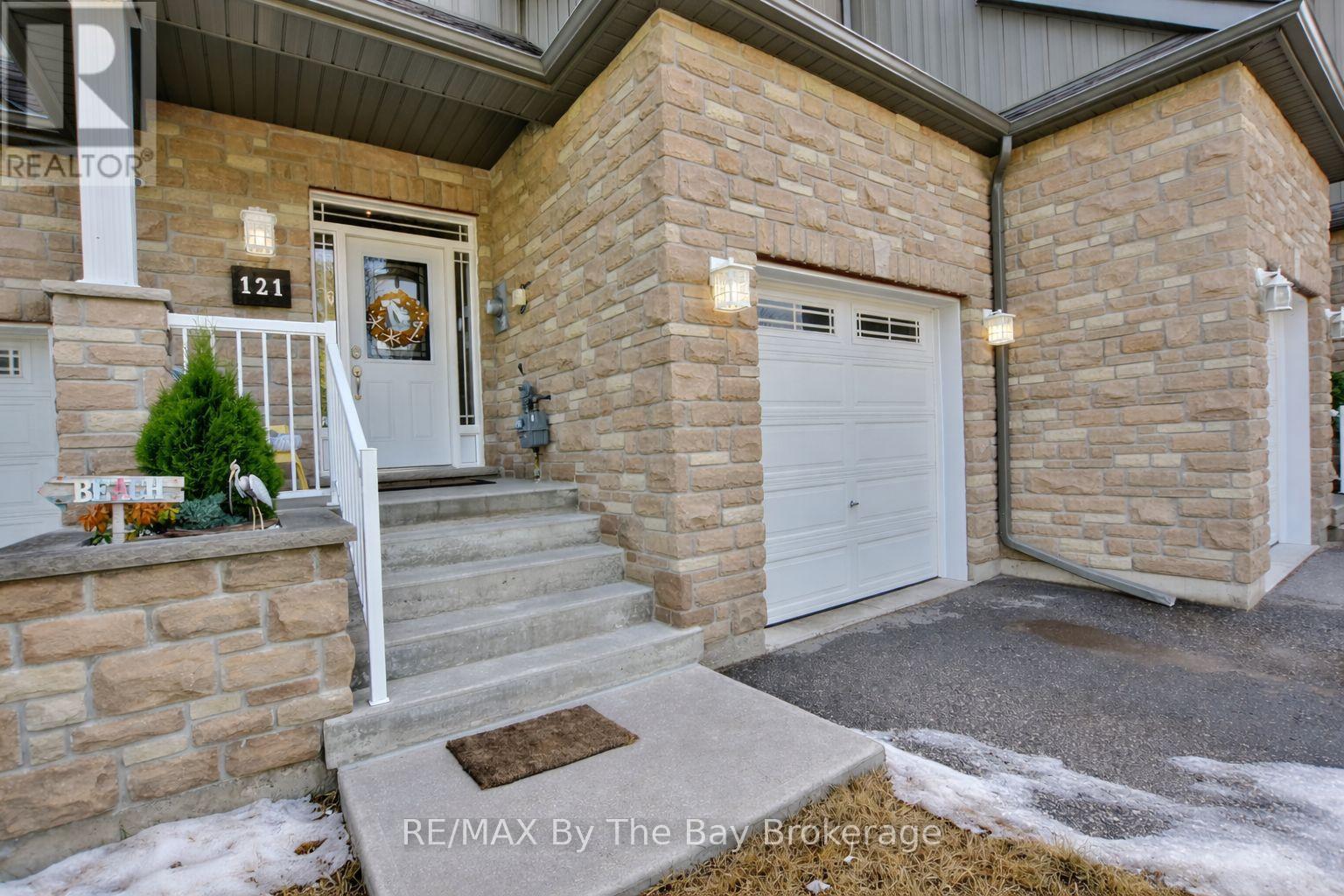 121 45th Street N, Wasaga Beach, Ontario  L9Z 1Z4 - Photo 2 - S12949380